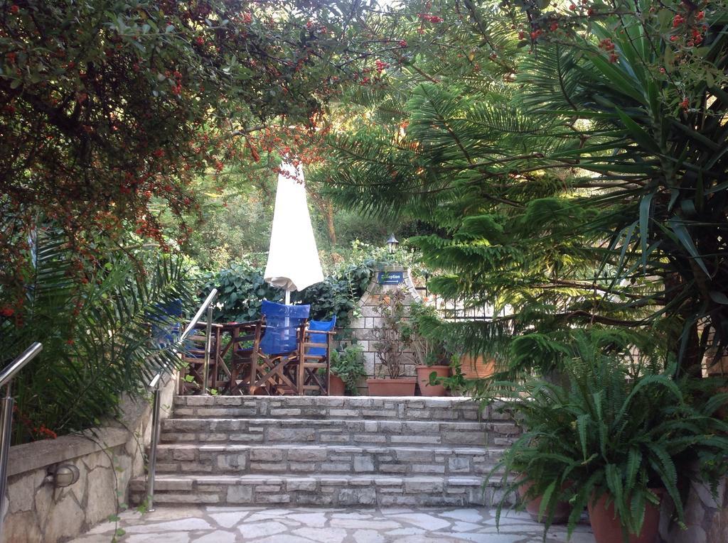 Hotel Nostos Frikes 外观 照片