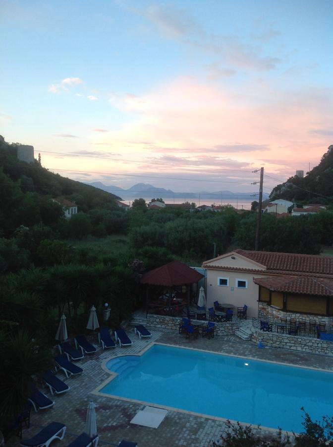 Hotel Nostos Frikes 外观 照片